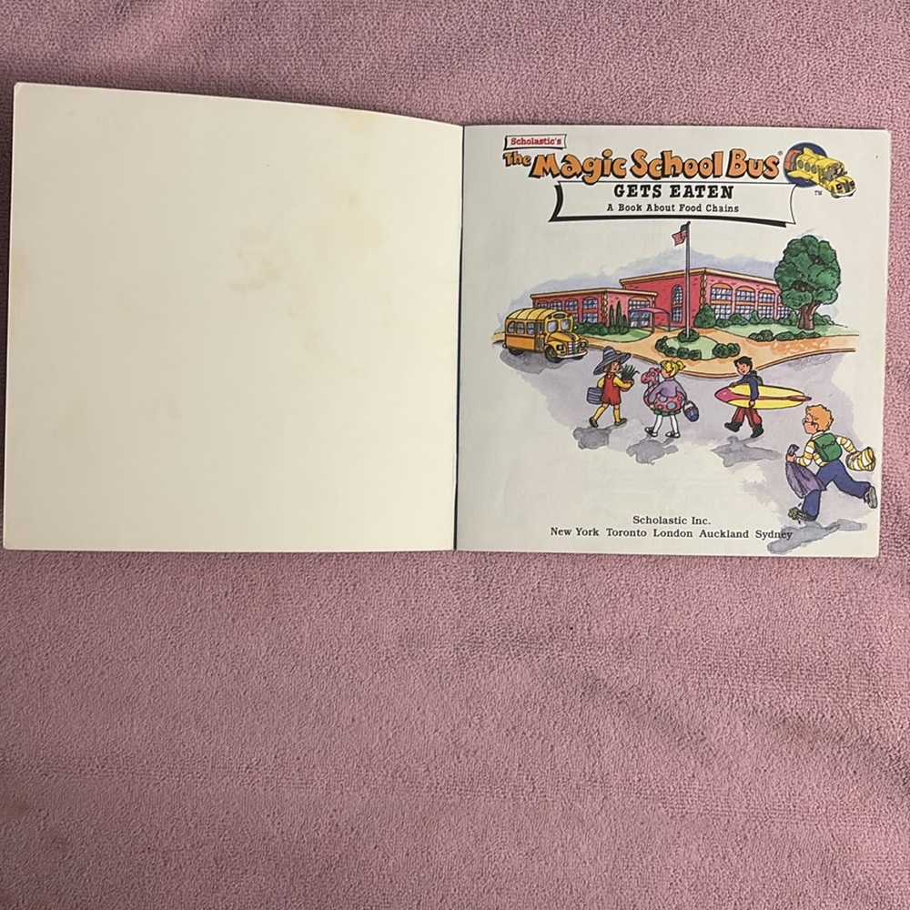 1995-1996 Magic School Bus books (food chain and how things grow) & Notebook - Picture 8 of 16